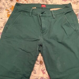 Levi’s chino pant. Good condition only worn a couple times. 30X32.